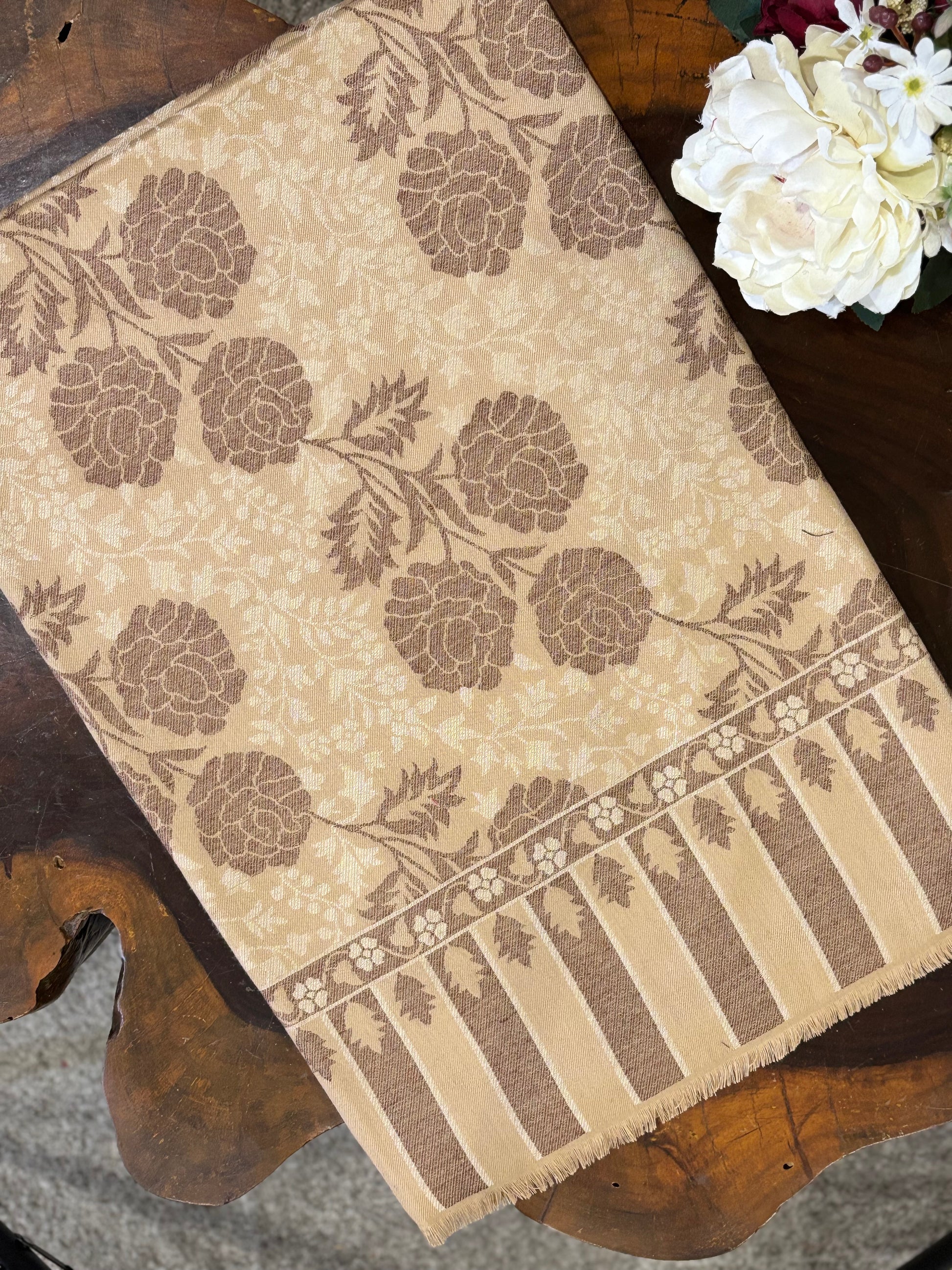 Designer stole for weddings and gifting – Tehlore